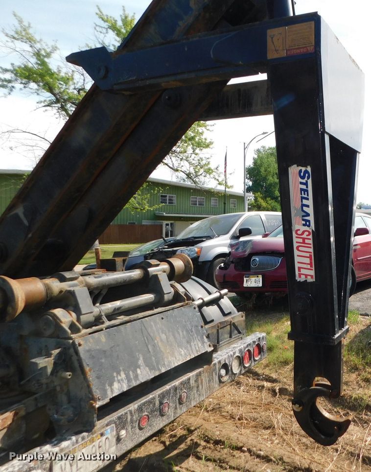 image for item DK8569 2009 Freightliner Business Class M2  hook lift truck