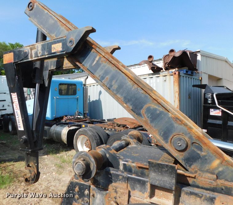 image for item DK8569 2009 Freightliner Business Class M2  hook lift truck