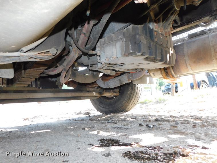 image for item DK8569 2009 Freightliner Business Class M2  hook lift truck