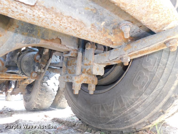 image for item DK8569 2009 Freightliner Business Class M2  hook lift truck