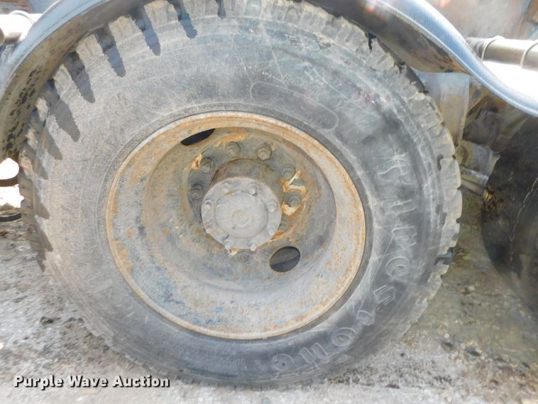 image for item DK8569 2009 Freightliner Business Class M2  hook lift truck