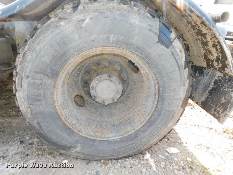 image for item DK8569 2009 Freightliner Business Class M2  hook lift truck