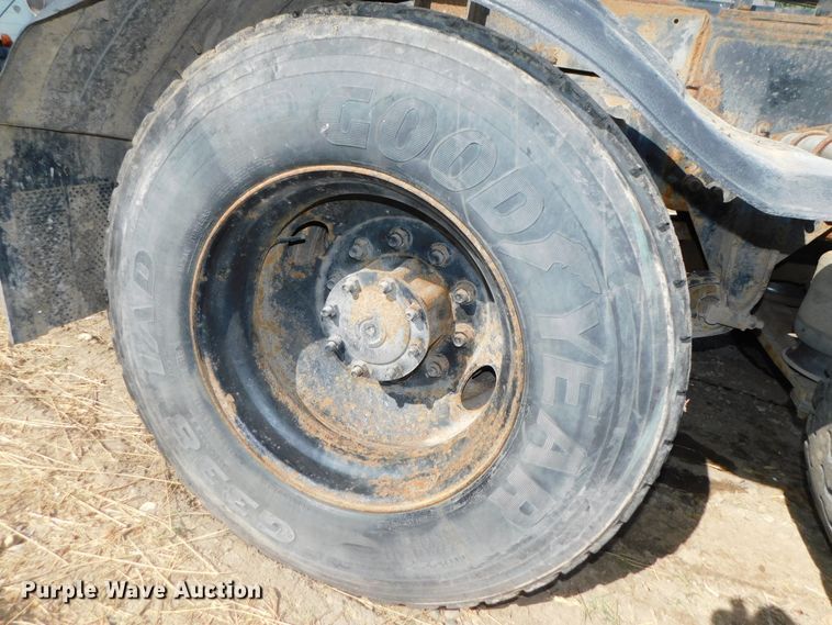 image for item DK8569 2009 Freightliner Business Class M2  hook lift truck