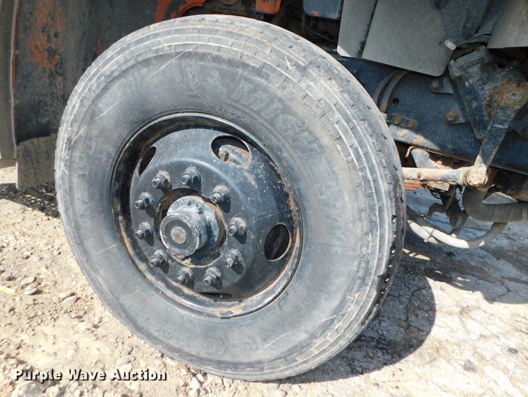 image for item DK8569 2009 Freightliner Business Class M2  hook lift truck