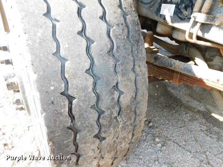 image for item DK8569 2009 Freightliner Business Class M2  hook lift truck