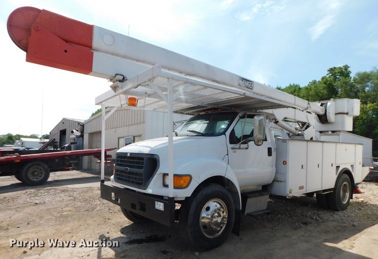 image for item DK8571 2000 Ford F750 Super Duty  bucket truck