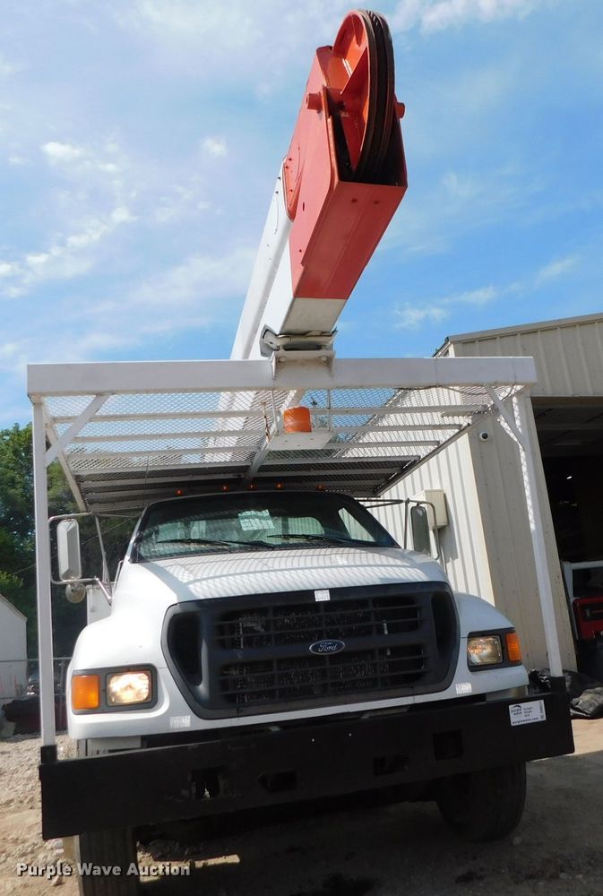 image for item DK8571 2000 Ford F750 Super Duty  bucket truck