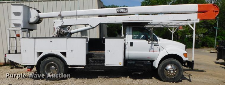image for item DK8571 2000 Ford F750 Super Duty  bucket truck