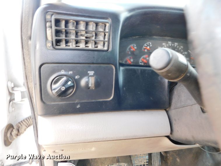 image for item DK8571 2000 Ford F750 Super Duty  bucket truck