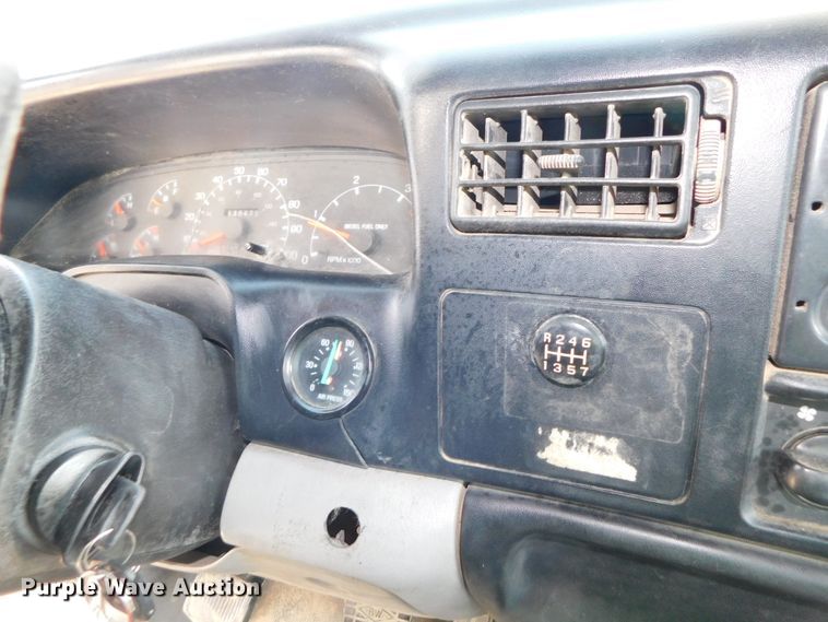 image for item DK8571 2000 Ford F750 Super Duty  bucket truck