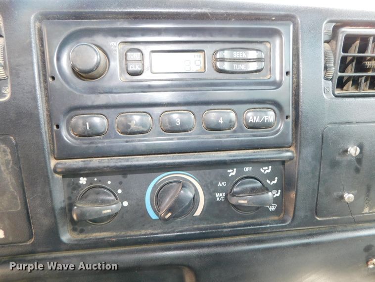 image for item DK8571 2000 Ford F750 Super Duty  bucket truck