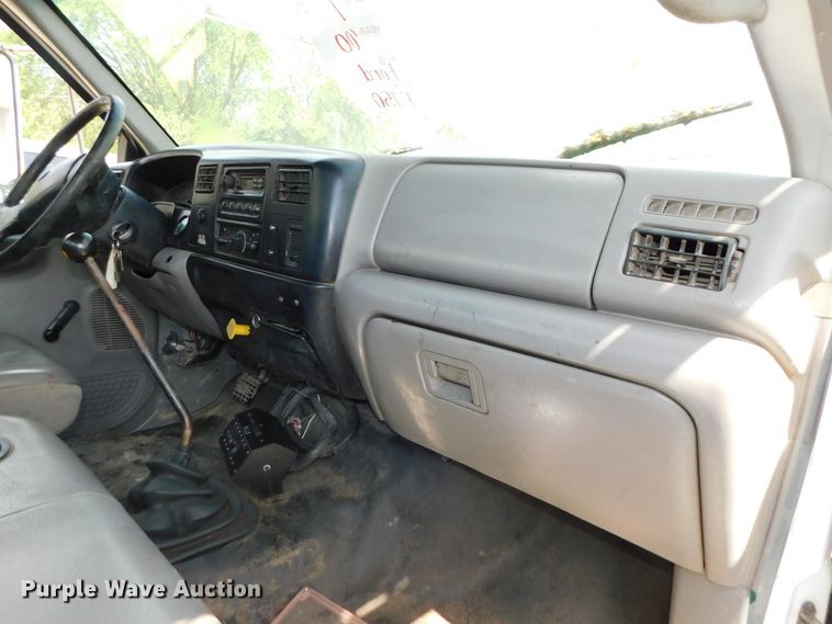 image for item DK8571 2000 Ford F750 Super Duty  bucket truck