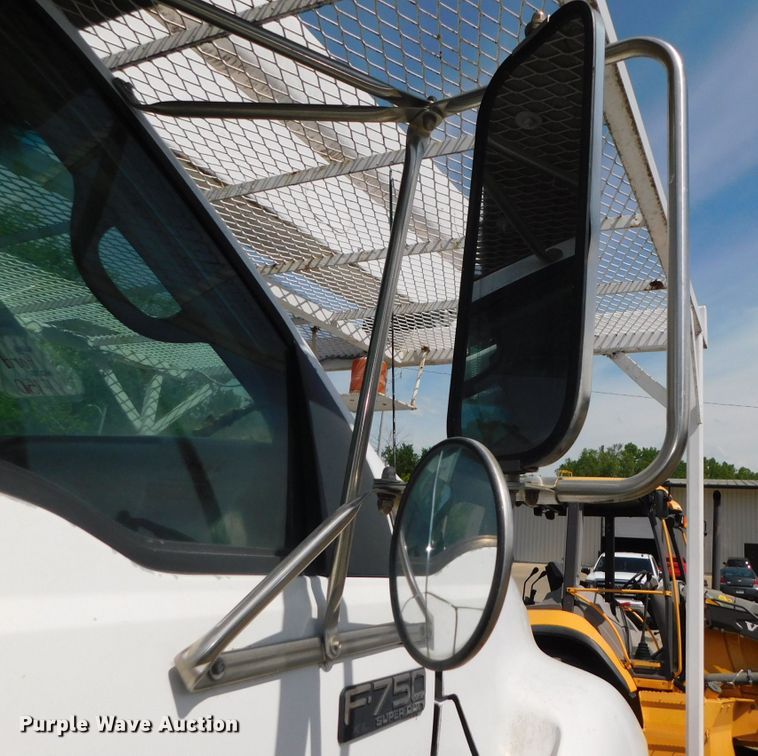 image for item DK8571 2000 Ford F750 Super Duty  bucket truck