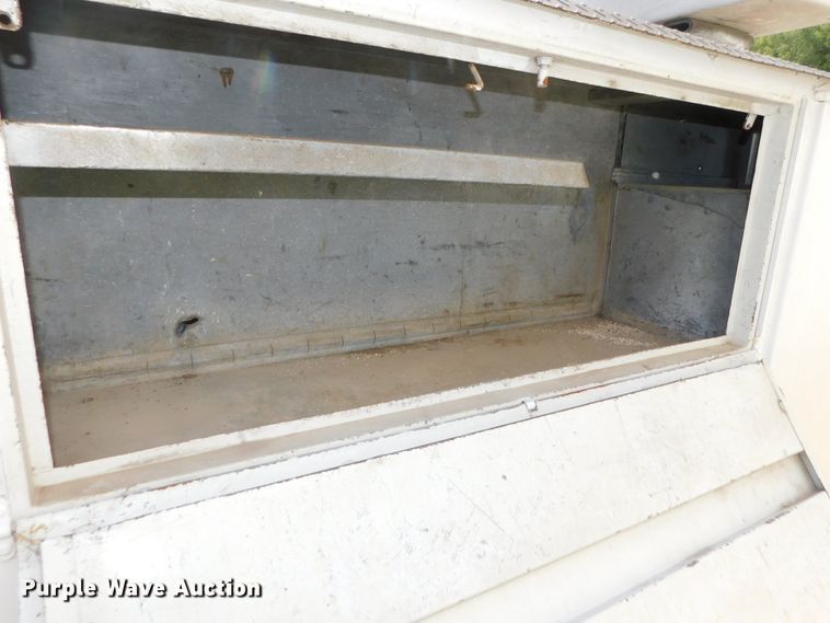 image for item DK8571 2000 Ford F750 Super Duty  bucket truck