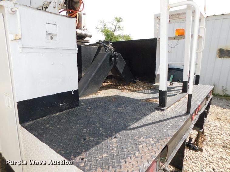 image for item DK8571 2000 Ford F750 Super Duty  bucket truck