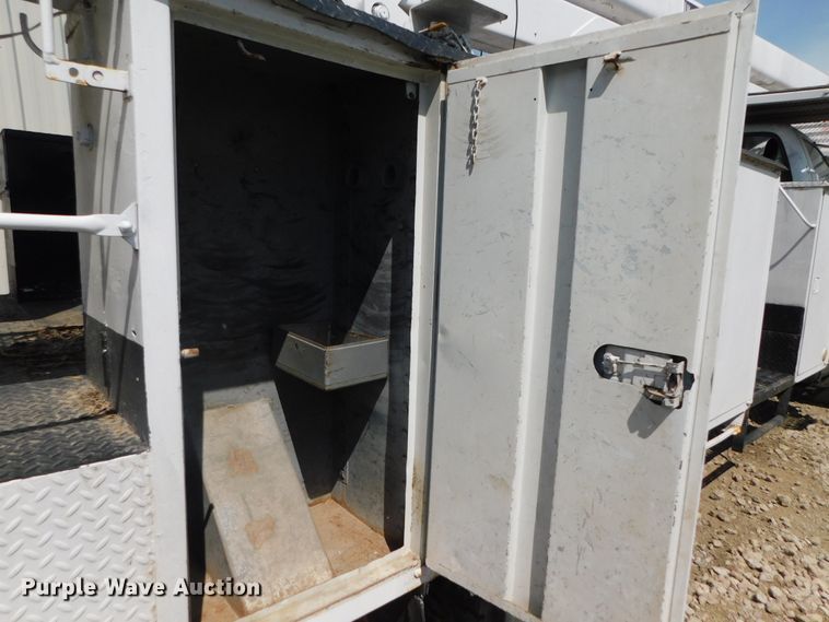 image for item DK8571 2000 Ford F750 Super Duty  bucket truck