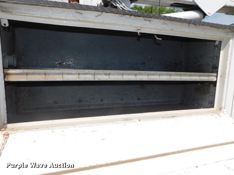 image for item DK8571 2000 Ford F750 Super Duty  bucket truck