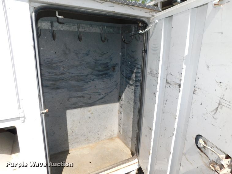 image for item DK8571 2000 Ford F750 Super Duty  bucket truck