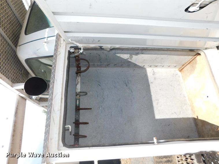 image for item DK8571 2000 Ford F750 Super Duty  bucket truck