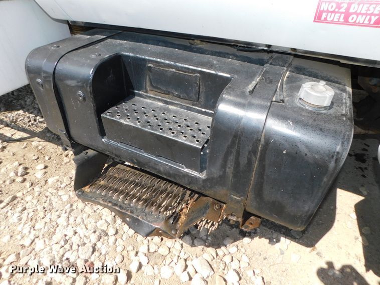 image for item DK8571 2000 Ford F750 Super Duty  bucket truck