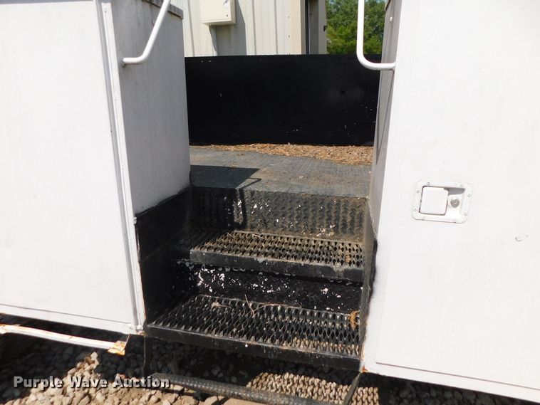 image for item DK8571 2000 Ford F750 Super Duty  bucket truck