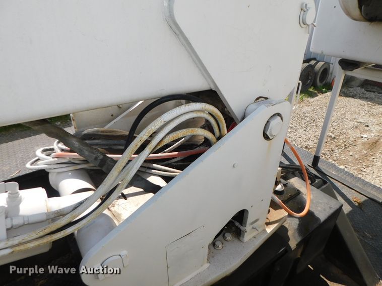 image for item DK8571 2000 Ford F750 Super Duty  bucket truck