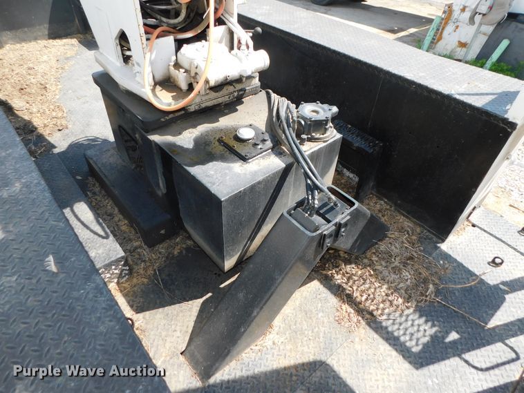 image for item DK8571 2000 Ford F750 Super Duty  bucket truck