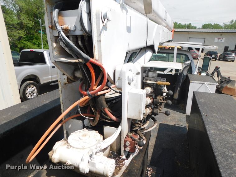 image for item DK8571 2000 Ford F750 Super Duty  bucket truck