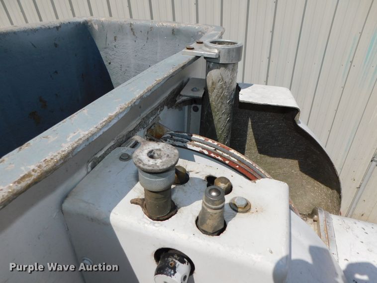 image for item DK8571 2000 Ford F750 Super Duty  bucket truck