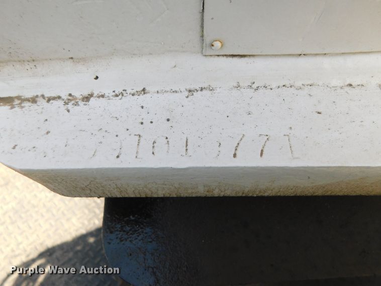 image for item DK8571 2000 Ford F750 Super Duty  bucket truck