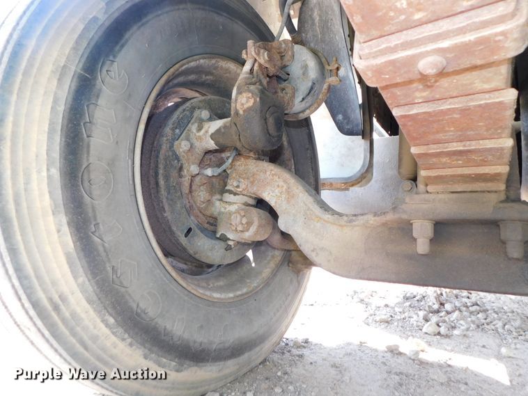 image for item DK8571 2000 Ford F750 Super Duty  bucket truck