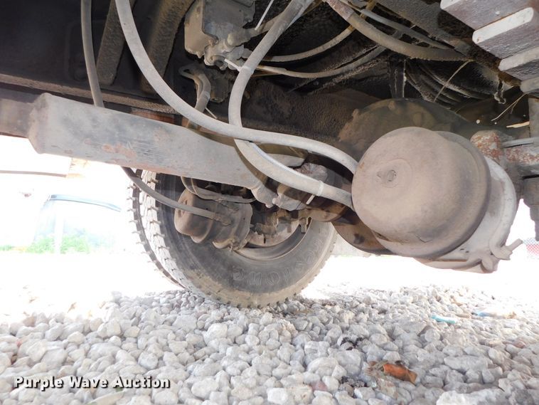 image for item DK8571 2000 Ford F750 Super Duty  bucket truck