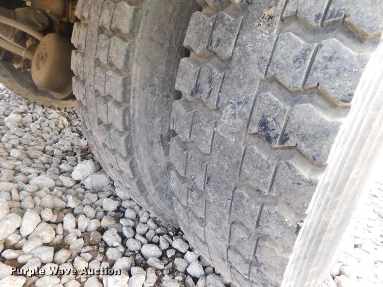 image for item DK8571 2000 Ford F750 Super Duty  bucket truck