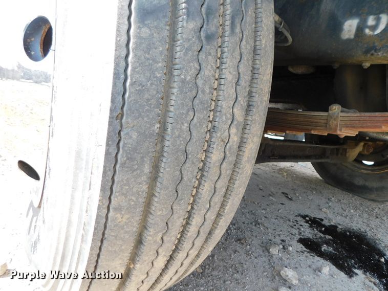 image for item DK8571 2000 Ford F750 Super Duty  bucket truck