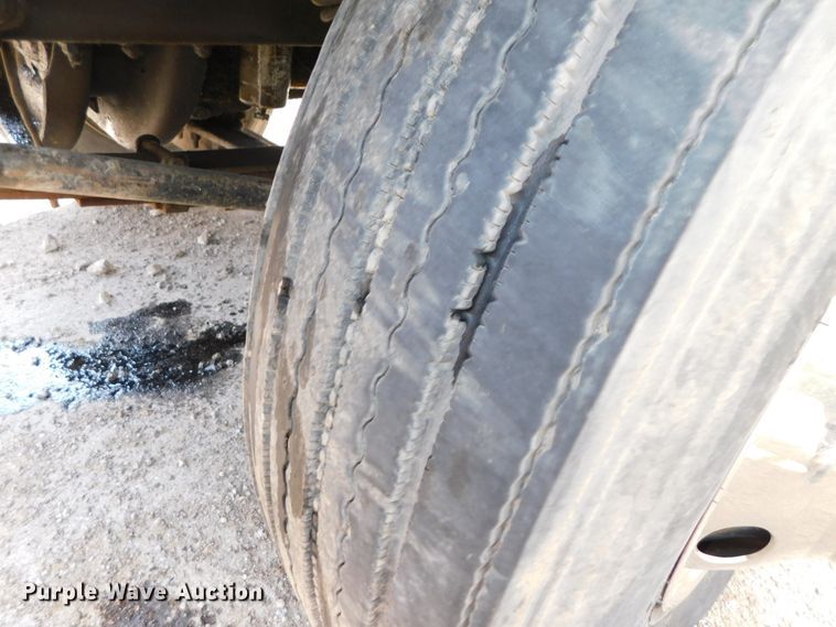 image for item DK8571 2000 Ford F750 Super Duty  bucket truck