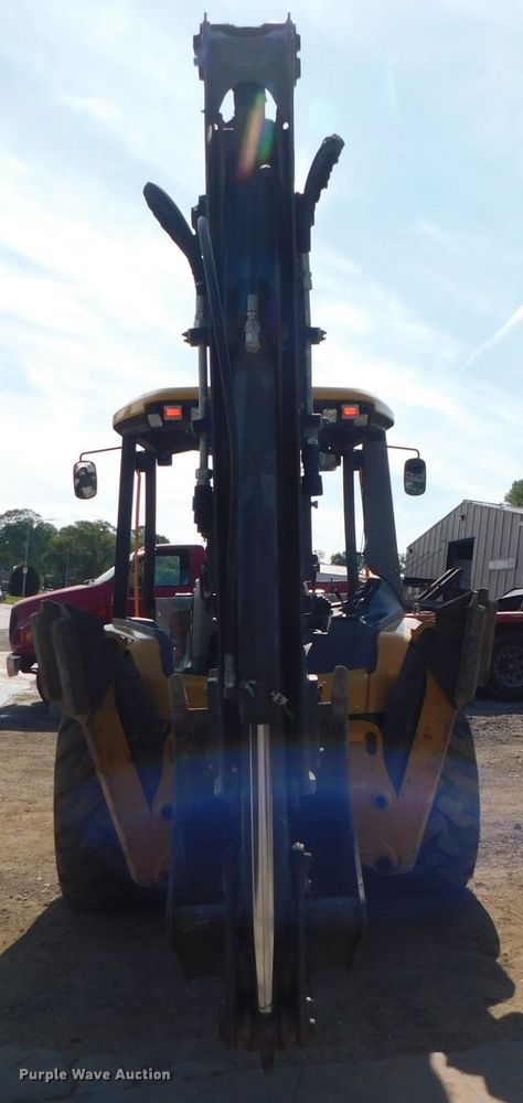 image for item DK8572 2015 Volvo BL60B  backhoe