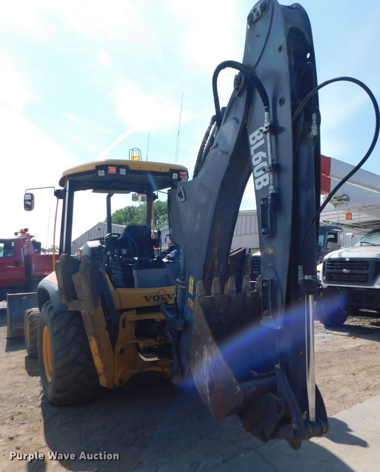 image for item DK8572 2015 Volvo BL60B  backhoe