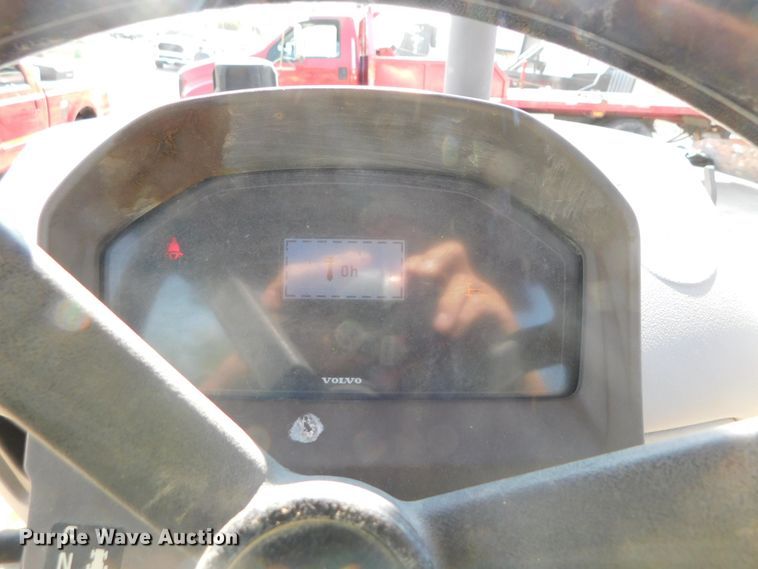 image for item DK8572 2015 Volvo BL60B  backhoe