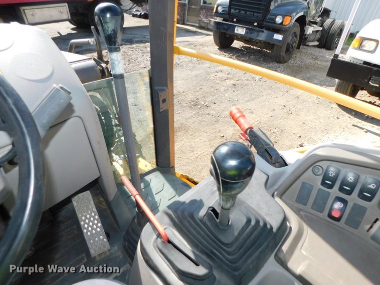 image for item DK8572 2015 Volvo BL60B  backhoe