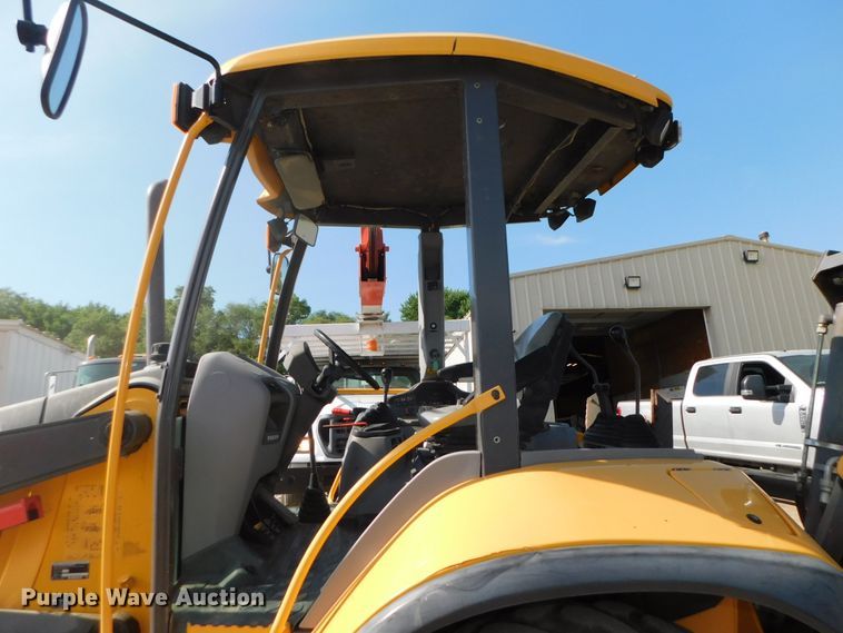 image for item DK8572 2015 Volvo BL60B  backhoe