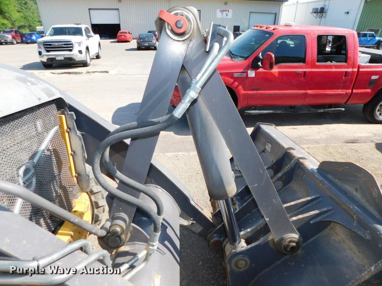 image for item DK8572 2015 Volvo BL60B  backhoe