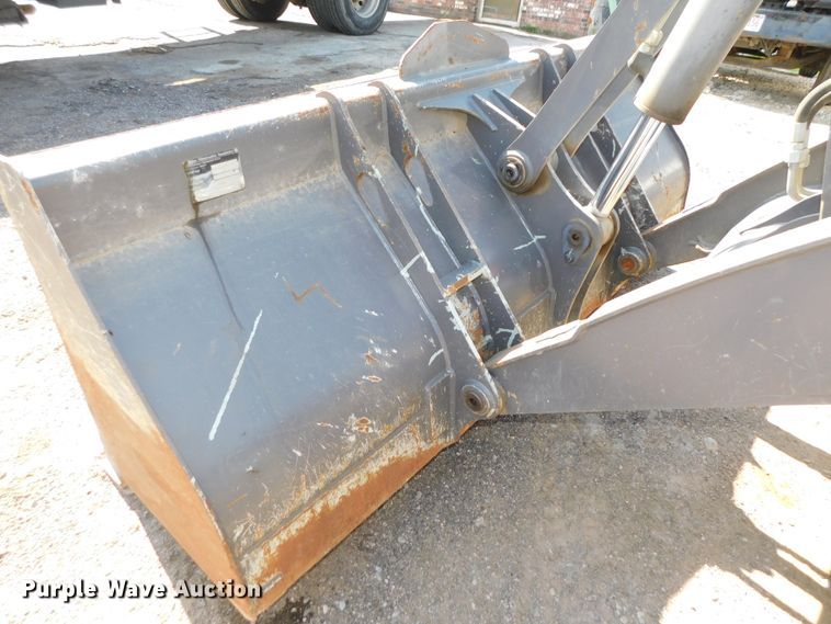 image for item DK8572 2015 Volvo BL60B  backhoe