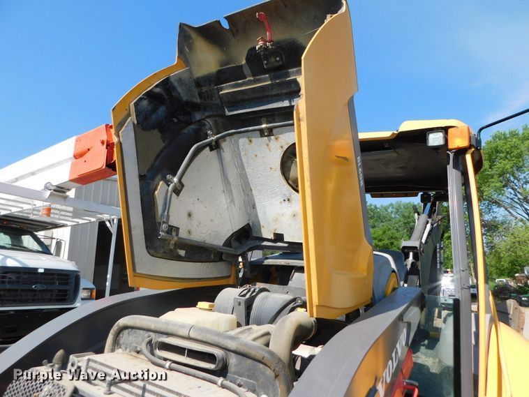 image for item DK8572 2015 Volvo BL60B  backhoe