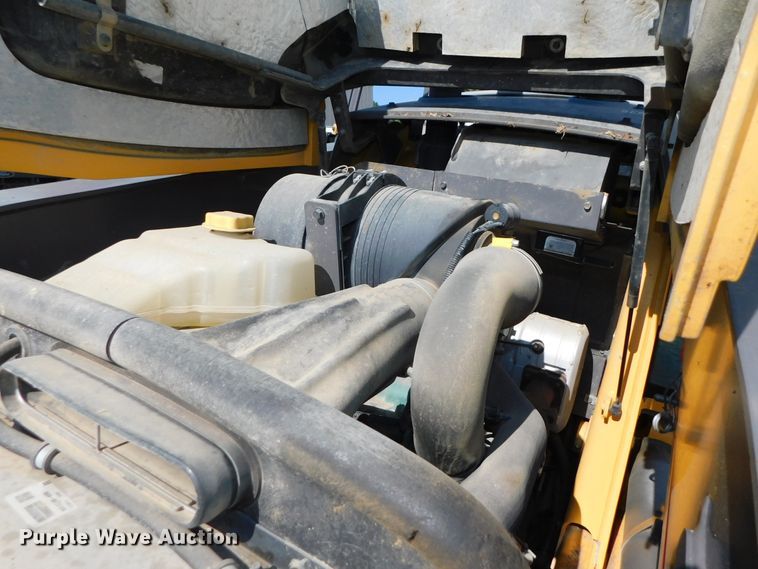 image for item DK8572 2015 Volvo BL60B  backhoe