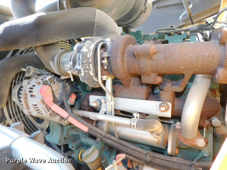 image for item DK8572 2015 Volvo BL60B  backhoe