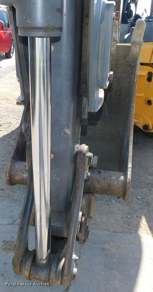 image for item DK8572 2015 Volvo BL60B  backhoe