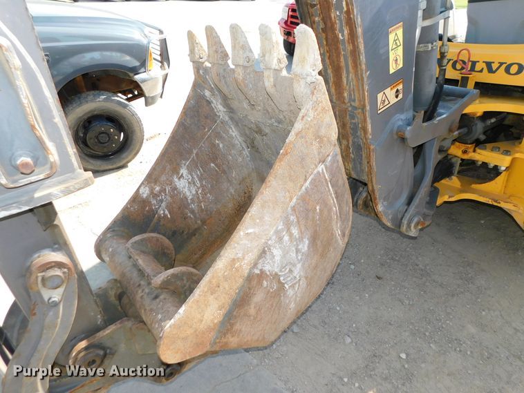 image for item DK8572 2015 Volvo BL60B  backhoe