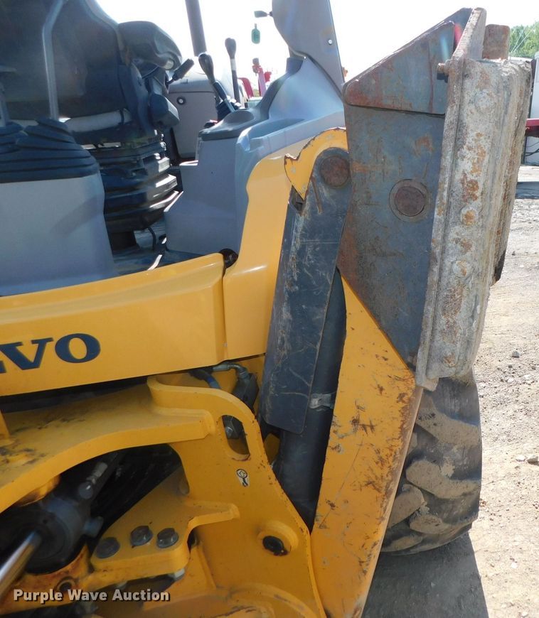 image for item DK8572 2015 Volvo BL60B  backhoe