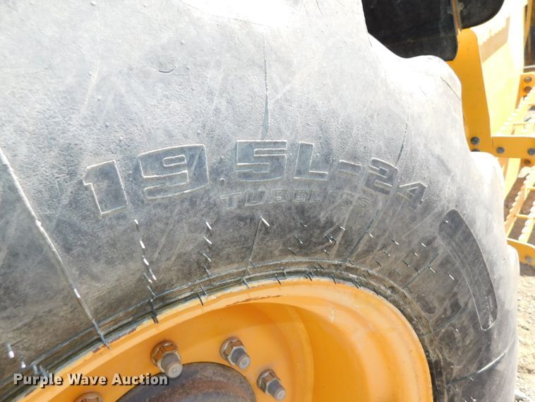 image for item DK8572 2015 Volvo BL60B  backhoe