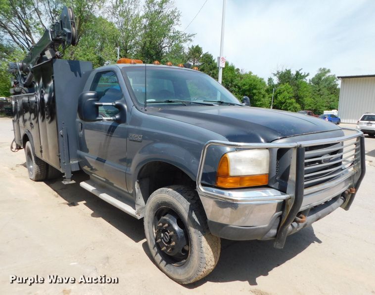 image for item DK8576 1999 Ford F550 Super Duty XLT  utility / service truck